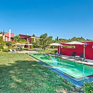 Bed & Breakfast Mercedes 300 M De La Plage Breakfast Free, La Londe-les-Maures