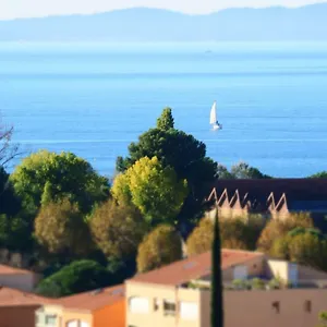 La Mer : Proche Plages & Vue Superbe Sur Les Iles D'or Apartment